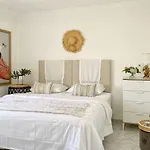 Stylish 3 Bedroom Close To The מונטה גורדו