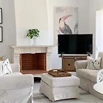 Stylish 3 Bedroom Close To The מונטה גורדו