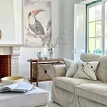 Stylish 3 Bedroom Close To The