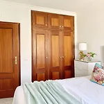 דירה Stylish 3 Bedroom Close To The