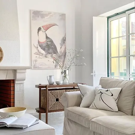 Stylish 3 Bedroom Close To The Apartament *