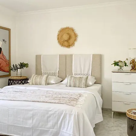 Stylish 3 Bedroom Close To The Monte Gordo