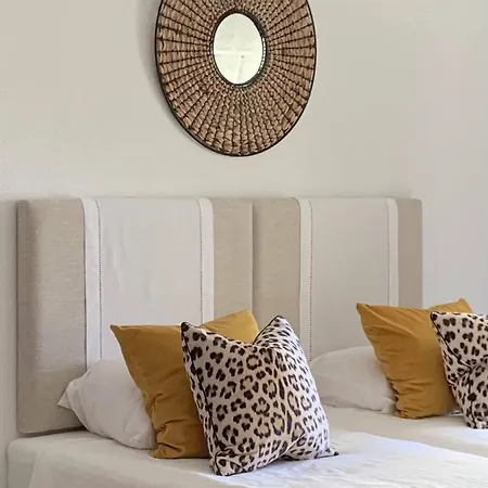 Stylish 3 Bedroom Close To The *