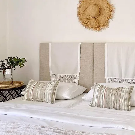 Stylish 3 Bedroom Close To The *