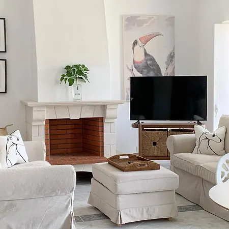 Stylish 3 Bedroom Close To The Monte Gordo
