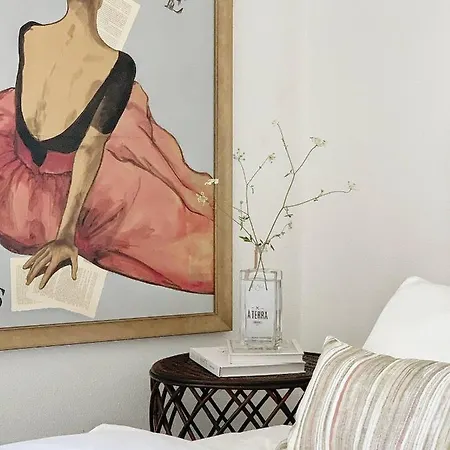 Stylish 3 Bedroom Close To The アパート *