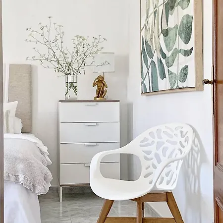 Apartment Stylish 3 Bedroom Close To The *