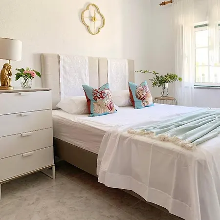 Stylish 3 Bedroom Close To The Apartment Monte Gordo