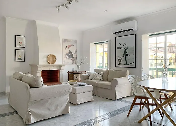 Stylish 3 Bedroom Close To The Apartamento