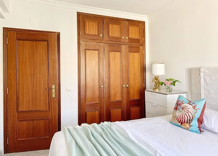 Apartamento Stylish 3 Bedroom Close To The