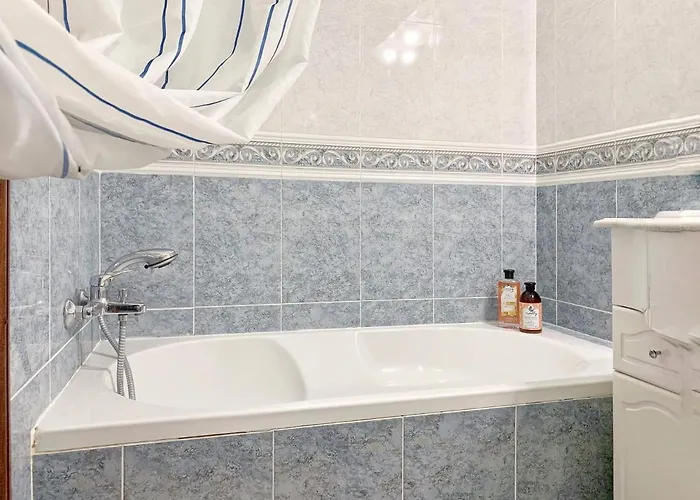 Stylish 3 Bedroom Close To The Apartamento